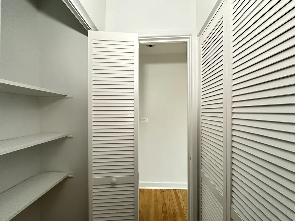 6830 N Sheridan Rd, ,  60626, USA 60626-unit#469-Chicago-IL