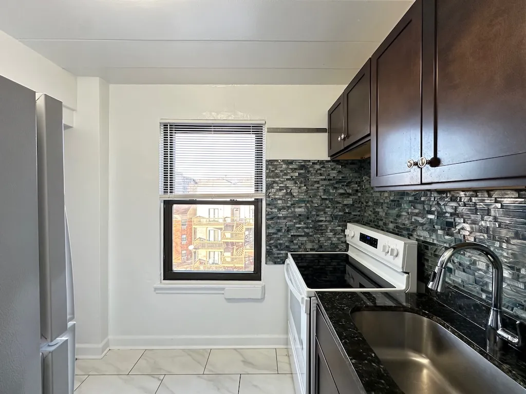 1360 W Touhy Ave, , 60626, USA 60626-unit#510-Chicago-IL