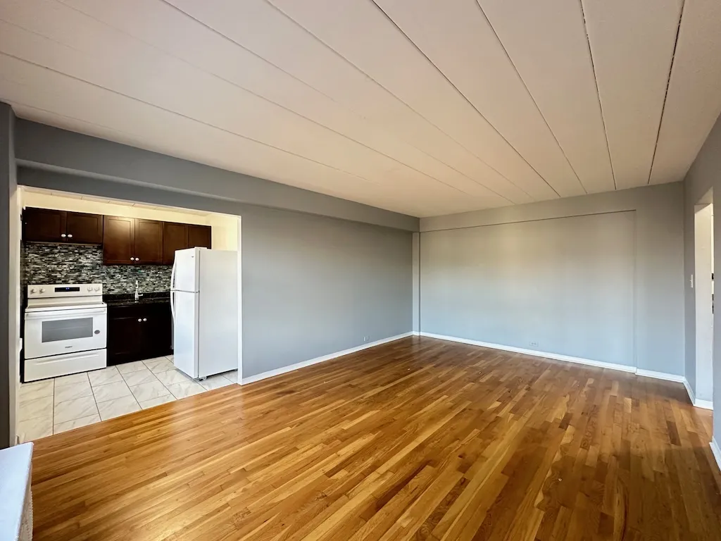 1360 W Touhy Ave, , 60626, USA 60626-unit#510-Chicago-IL
