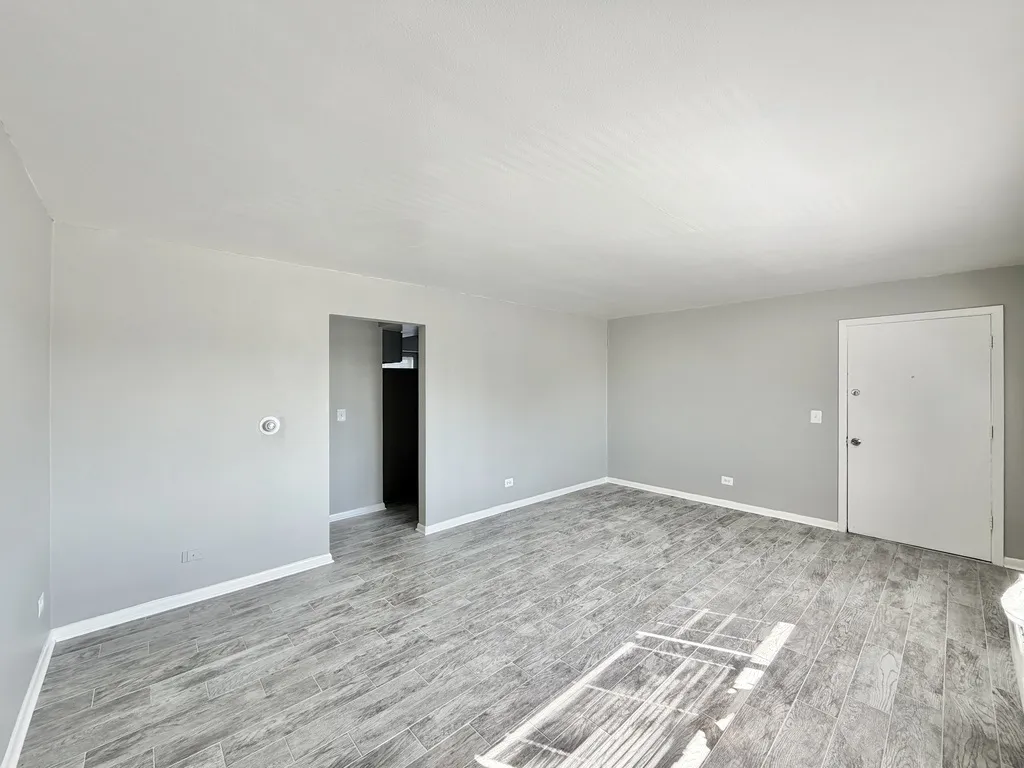 1422 Carol St, Park Ridge,  60068, USA 60068-unit#2B-Chicago-IL