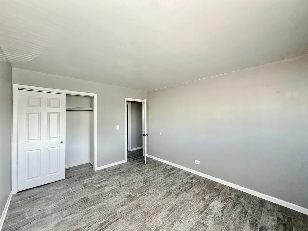 1422 Carol St, Park Ridge,  60068, USA 60068-unit#2B-Chicago-IL