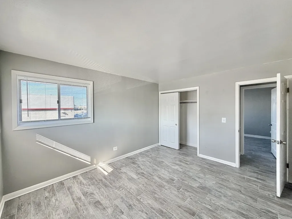 1422 Carol St, Park Ridge,  60068, USA 60068-unit#2B-Chicago-IL