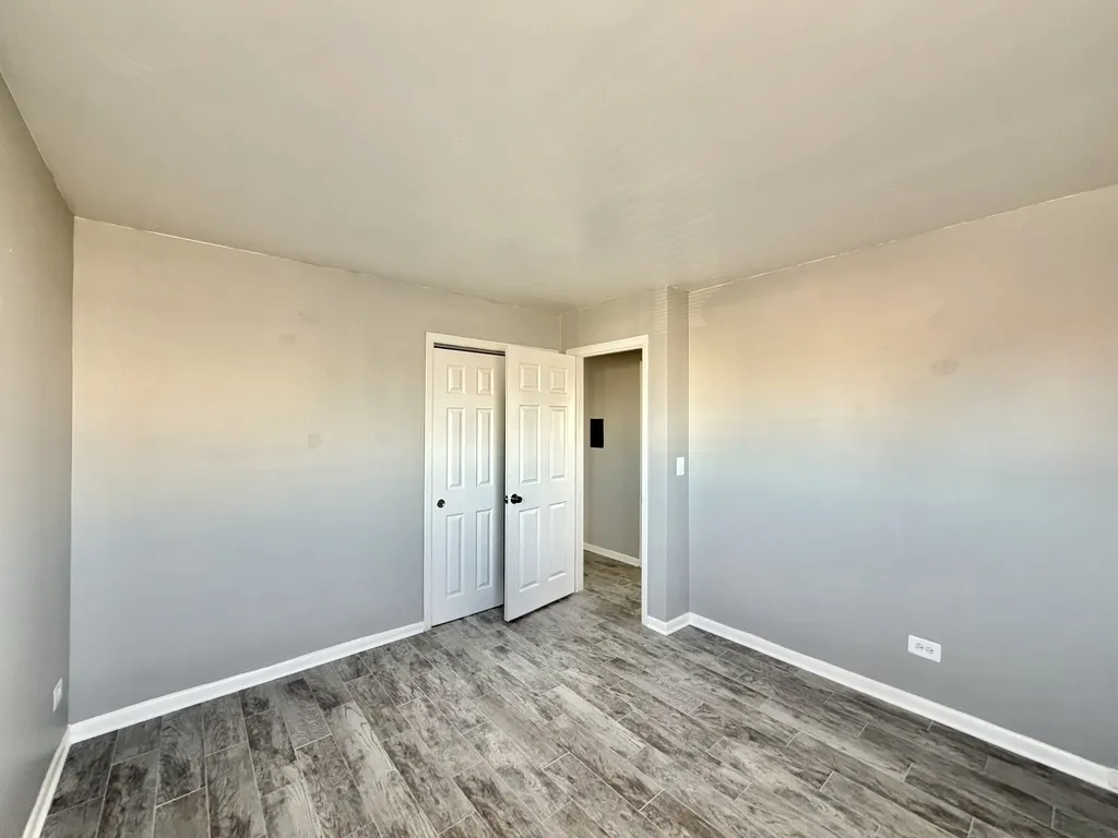 1422 Carol St, Park Ridge,  60068, USA 60068-unit#2B-Chicago-IL