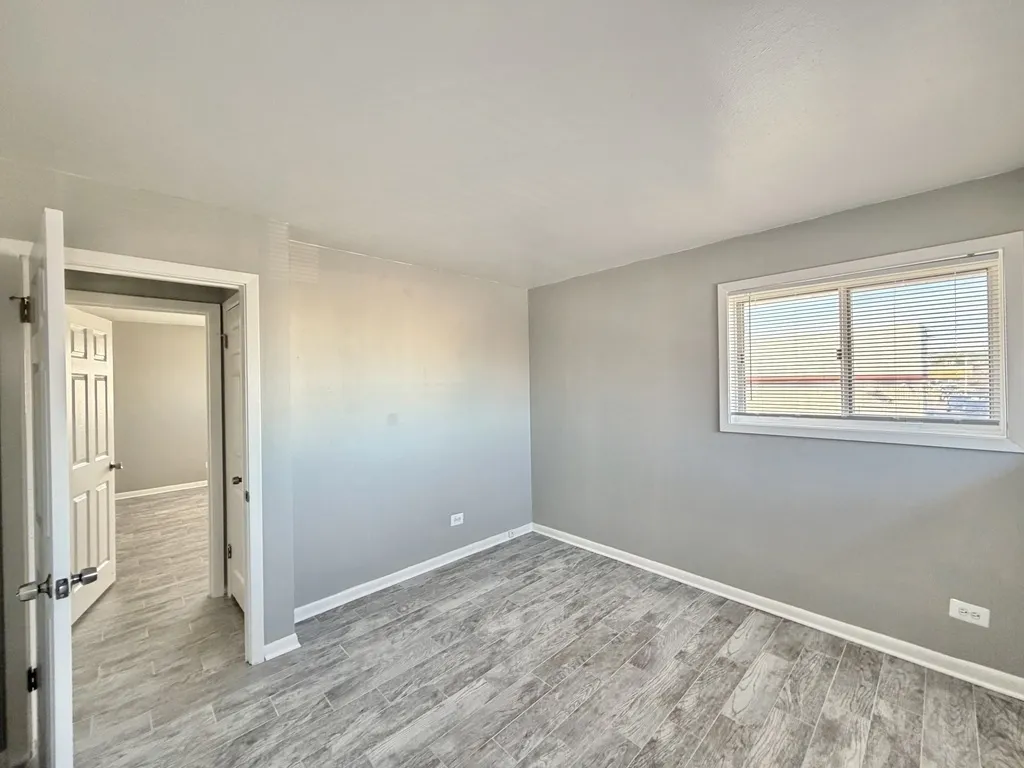 1422 Carol St, Park Ridge,  60068, USA 60068-unit#2B-Chicago-IL