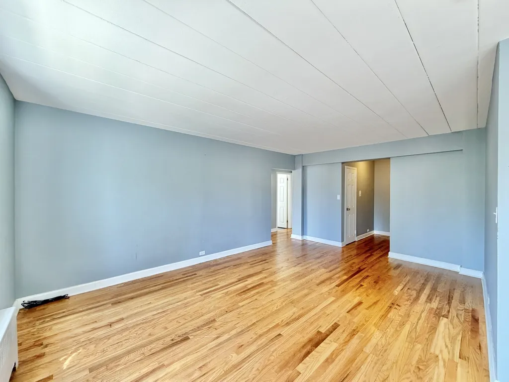 1360 W Touhy Ave, ,  60626, USA 60626-unit#301-Chicago-IL