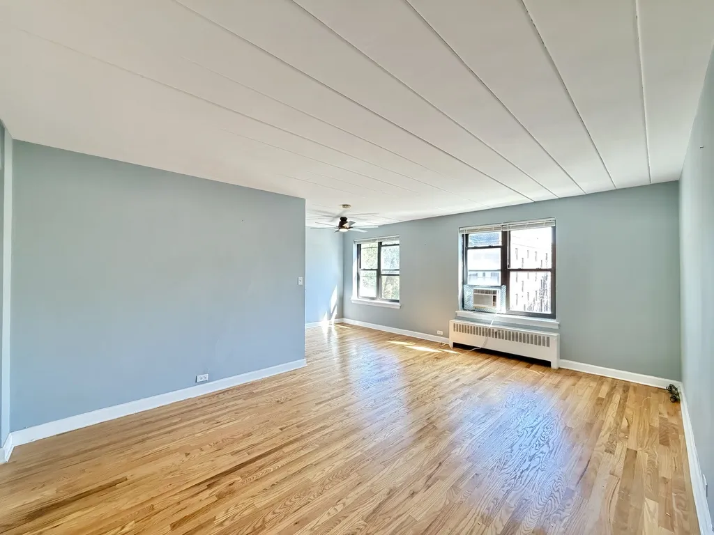 1360 W Touhy Ave, ,  60626, USA 60626-unit#301-Chicago-IL