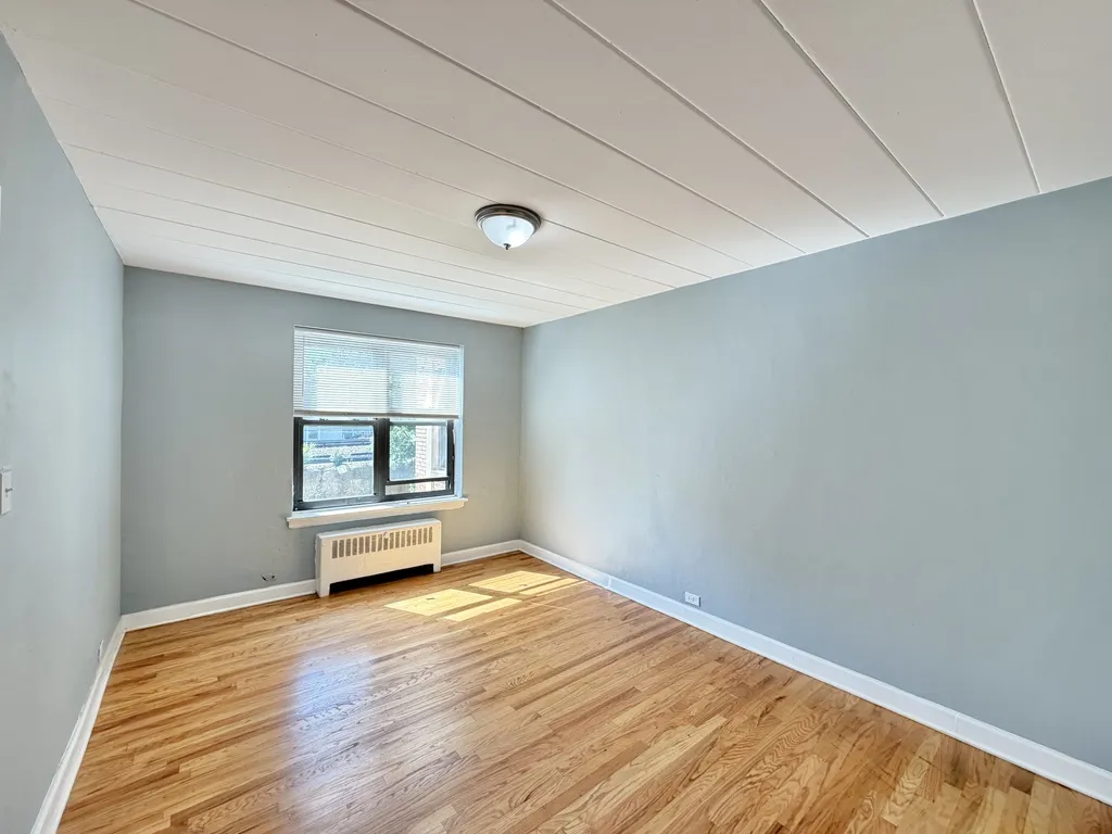 1360 W Touhy Ave, ,  60626, USA 60626-unit#301-Chicago-IL