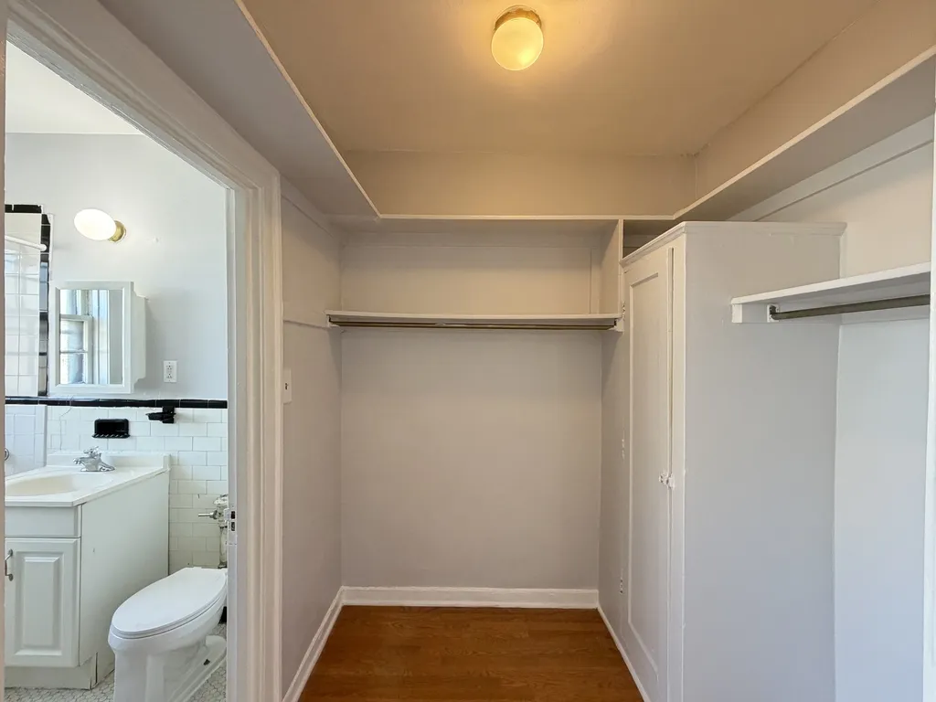 917 W Eastwood Ave, , 60640, USA 60640-unit#704-Chicago-IL