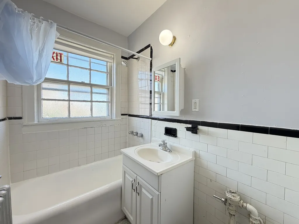 917 W Eastwood Ave, , 60640, USA 60640-unit#704-Chicago-IL