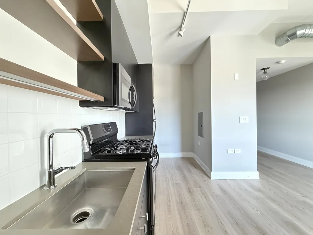 941 W Belmont Ave, , 60657, USA 60657-unit#501-Chicago-IL