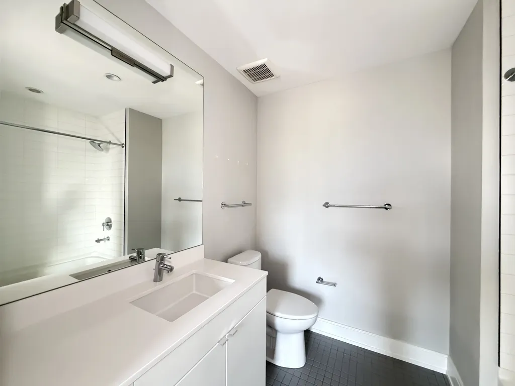 941 W Belmont Ave, , 60657, USA 60657-unit#501-Chicago-IL