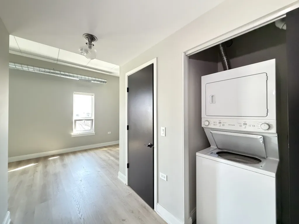 941 W Belmont Ave, , 60657, USA 60657-unit#501-Chicago-IL