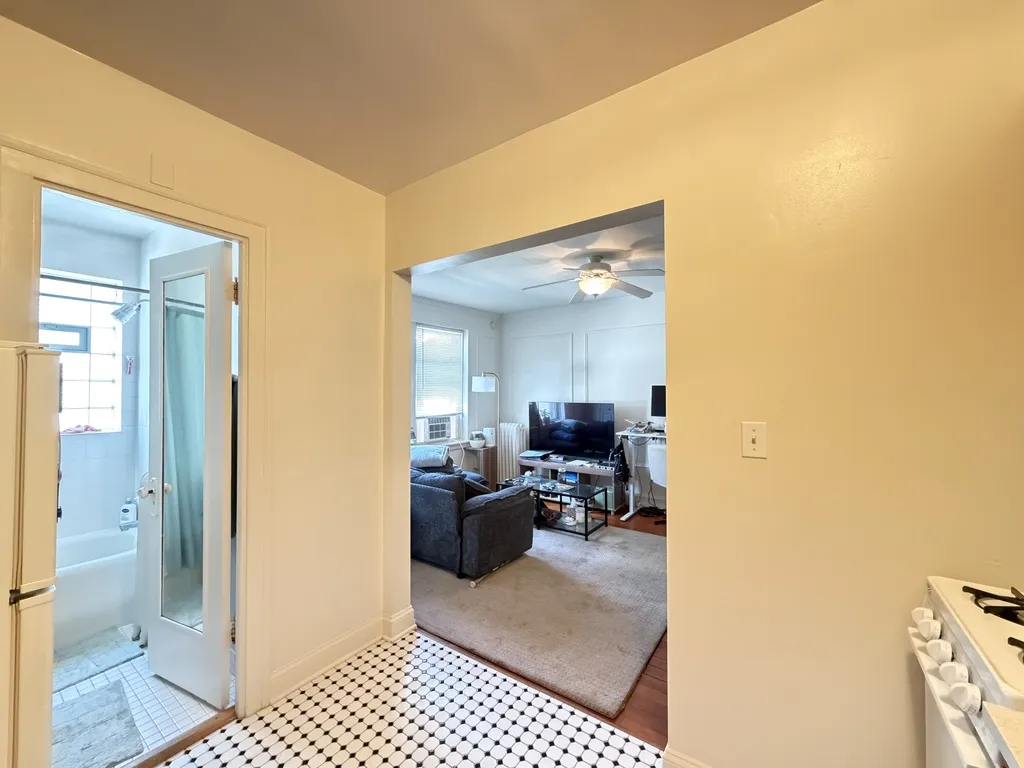 4531 N Ashland Ave, , 60640, USA 60640-unit#205-Chicago-IL