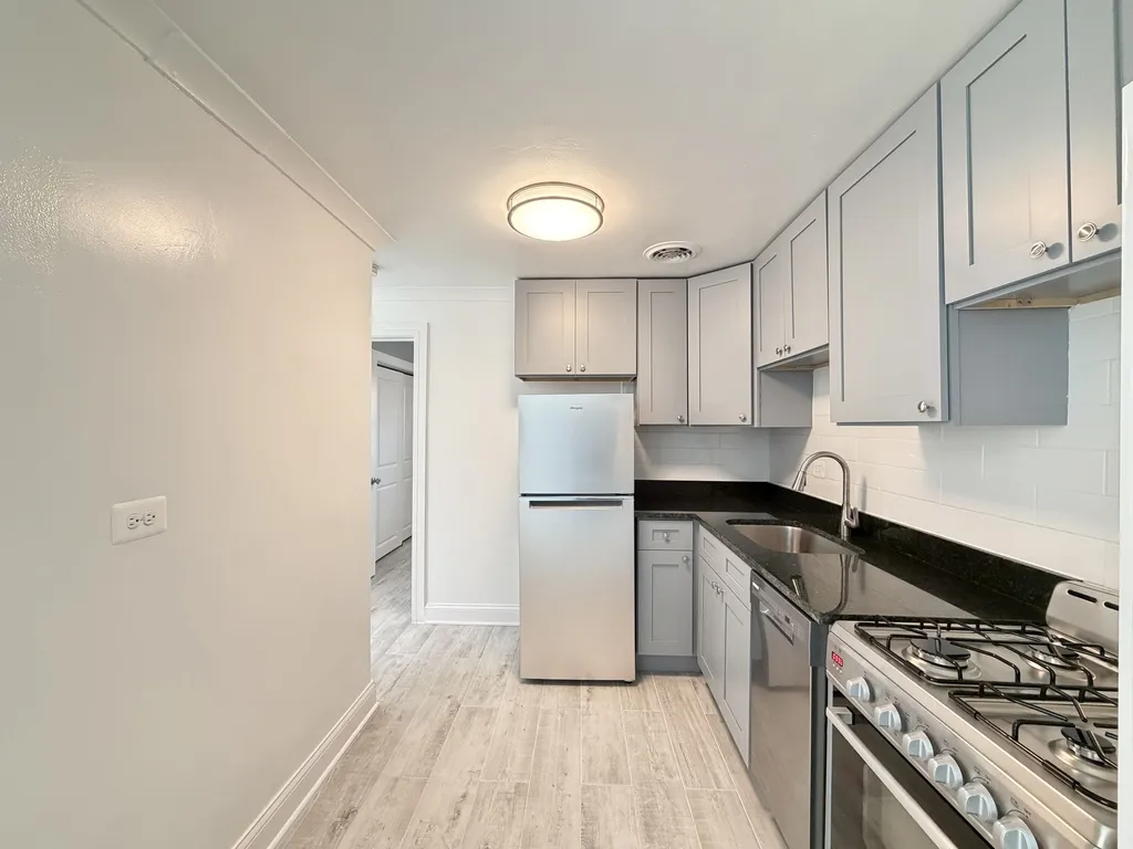 6731 N California Ave, , 60645, USA 60645-unit#GS-Chicago-IL