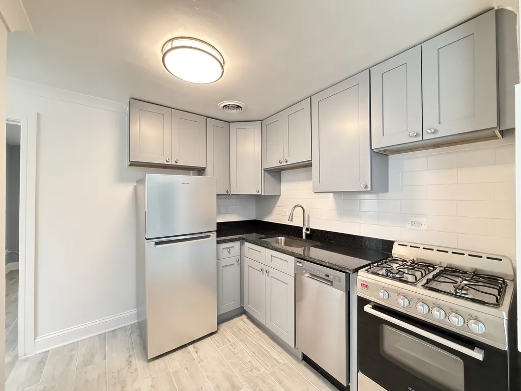 6731 N California Ave, , 60645, USA 60645-unit#GS-Chicago-IL