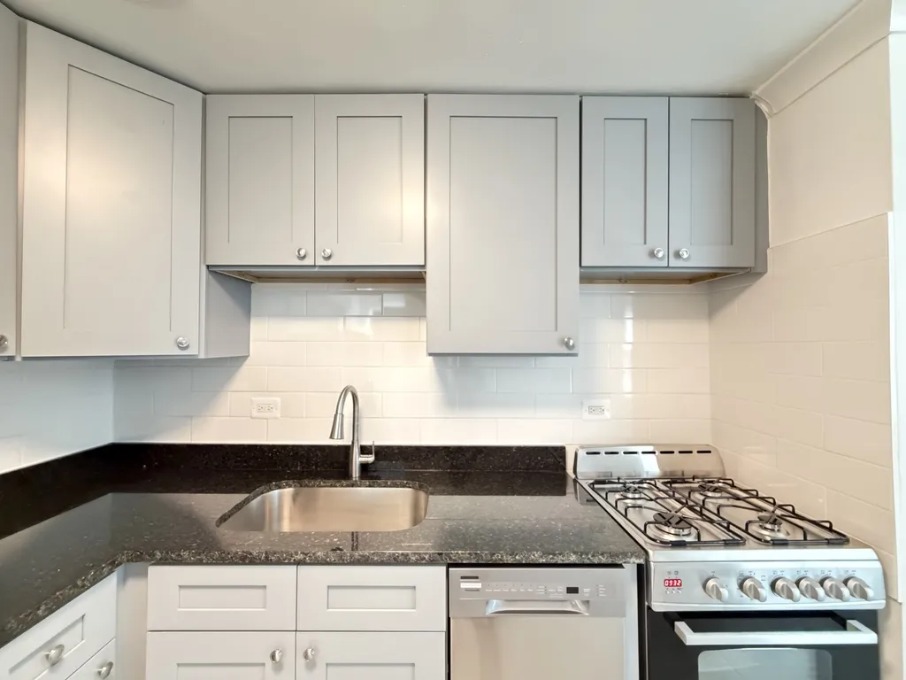 6731 N California Ave, , 60645, USA 60645-unit#GS-Chicago-IL