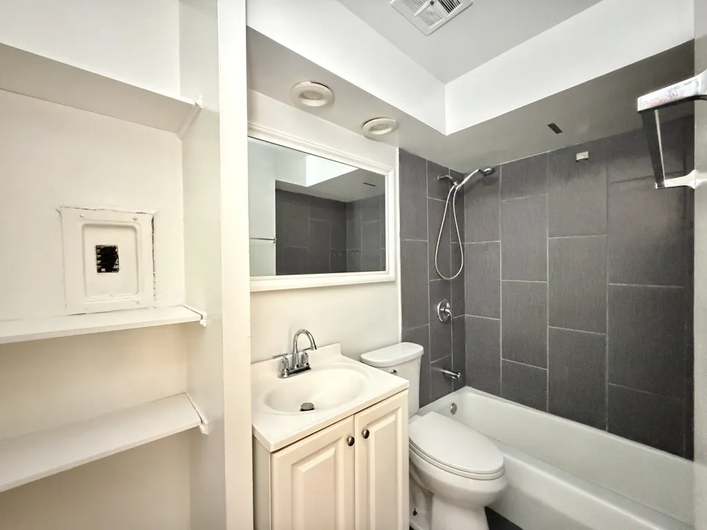 6830 N Sheridan Rd, , 60626, USA 60626-unit#266-Chicago-IL