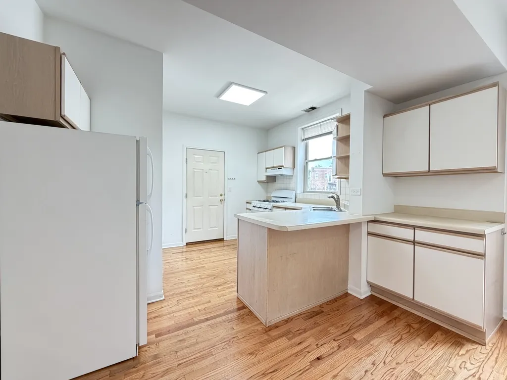 5783 N Ridge Ave, , 60660, USA 60660-unit#2-Chicago-IL