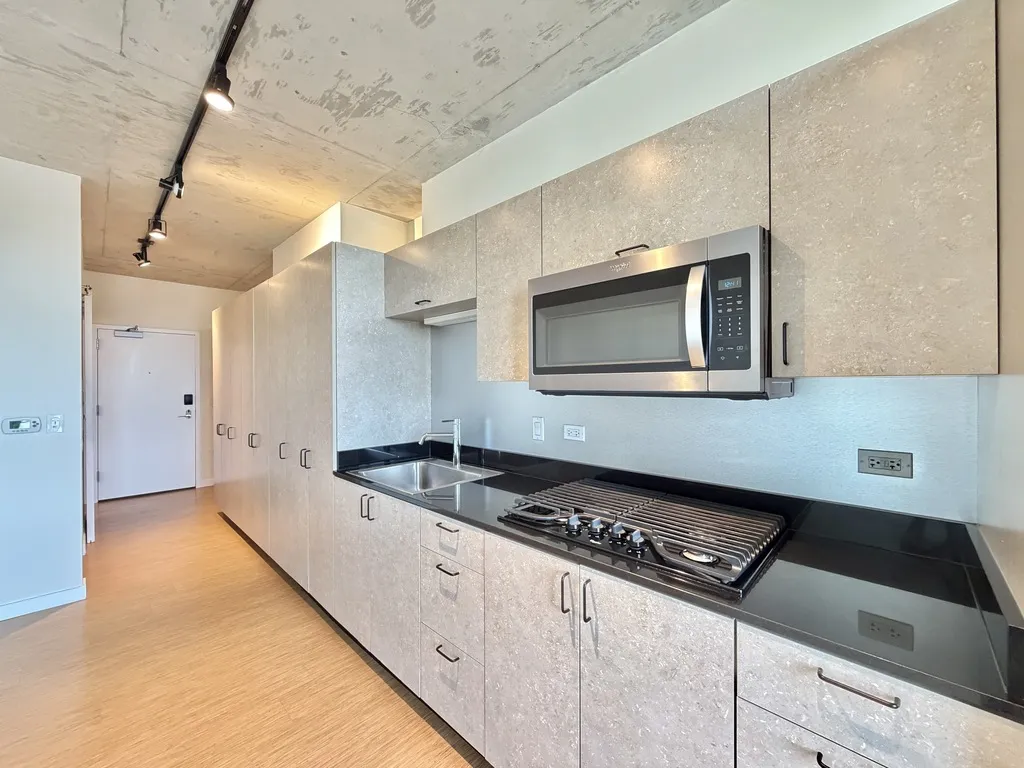 1515 N Fremont St, ,  60642, USA 60642-unit#404-Chicago-IL