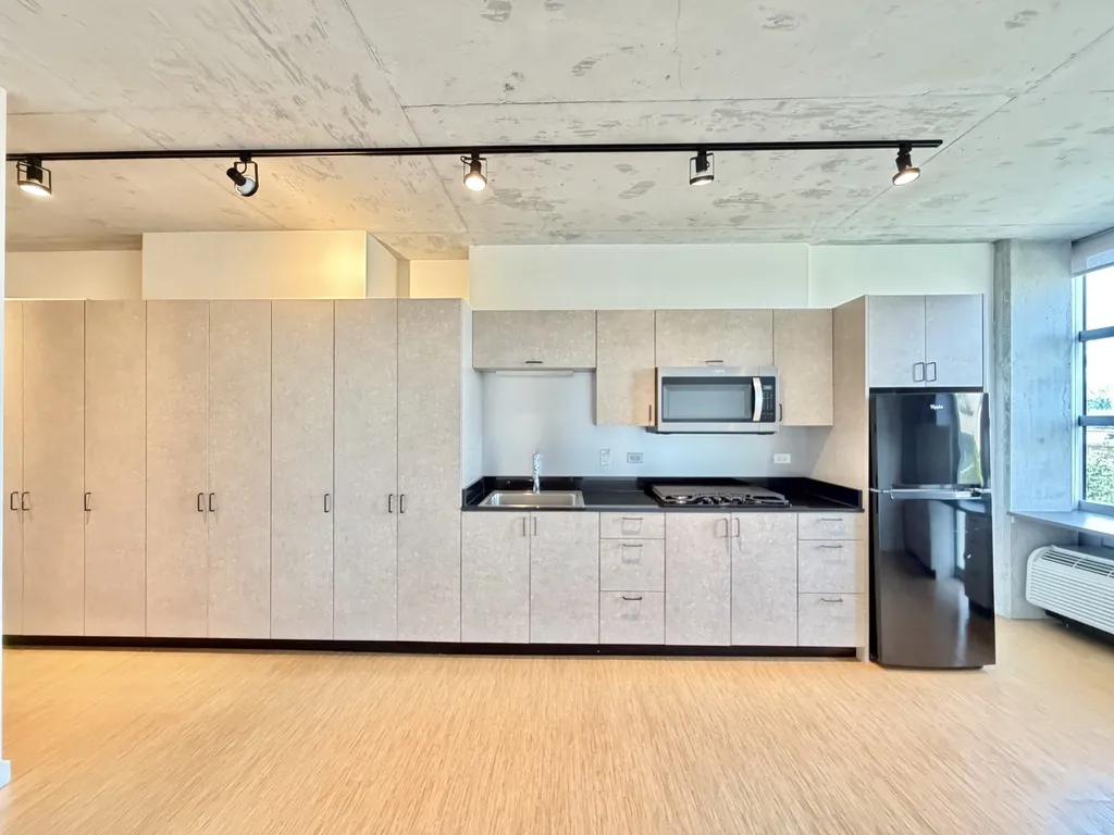 1515 N Fremont St, ,  60642, USA 60642-unit#404-Chicago-IL