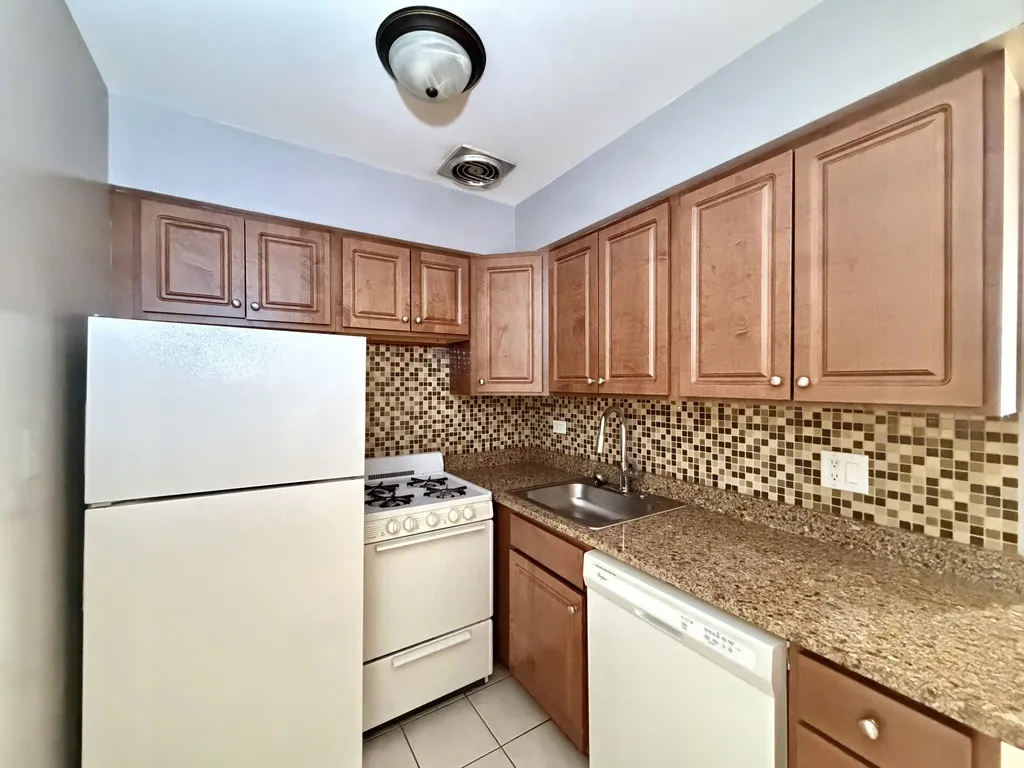 5820 N Sheridan Rd, ,  60660, USA 60660-unit#409-Chicago-IL