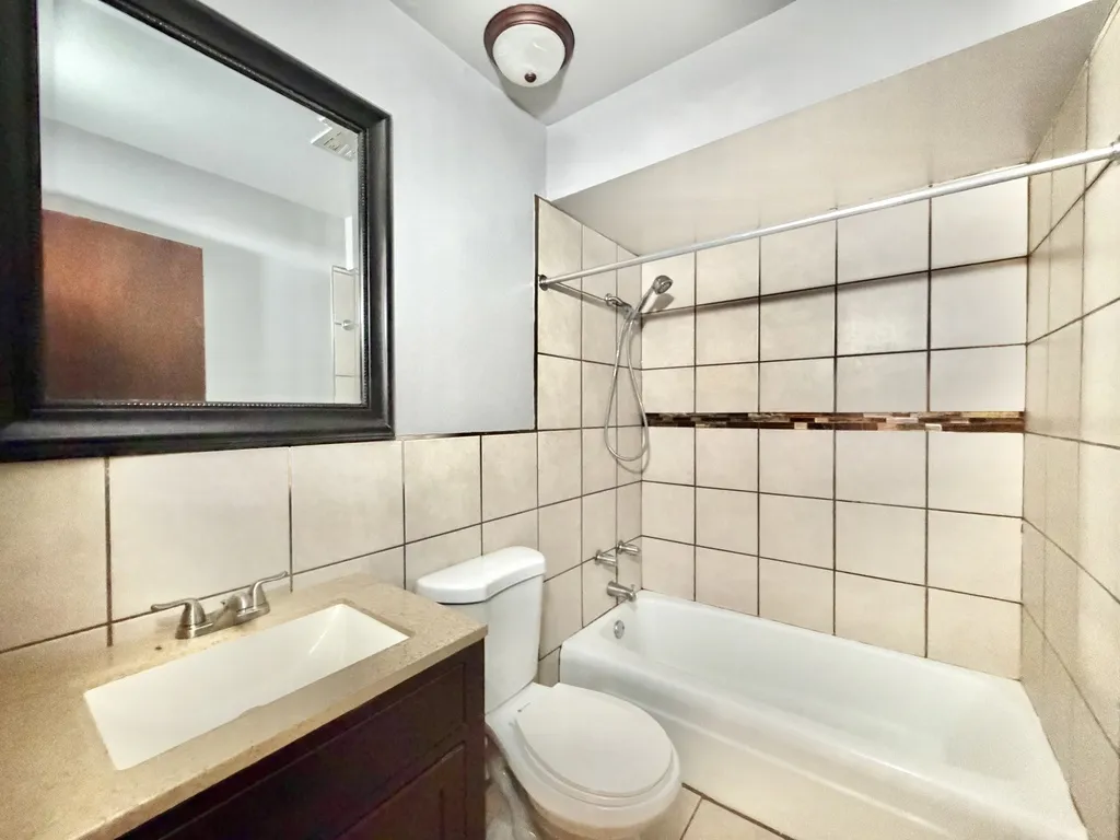 5820 N Sheridan Rd, ,  60660, USA 60660-unit#409-Chicago-IL