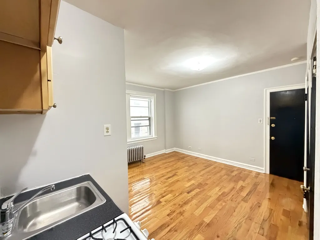917 W Eastwood Ave, , 60640, USA 60640-unit#418-Chicago-IL