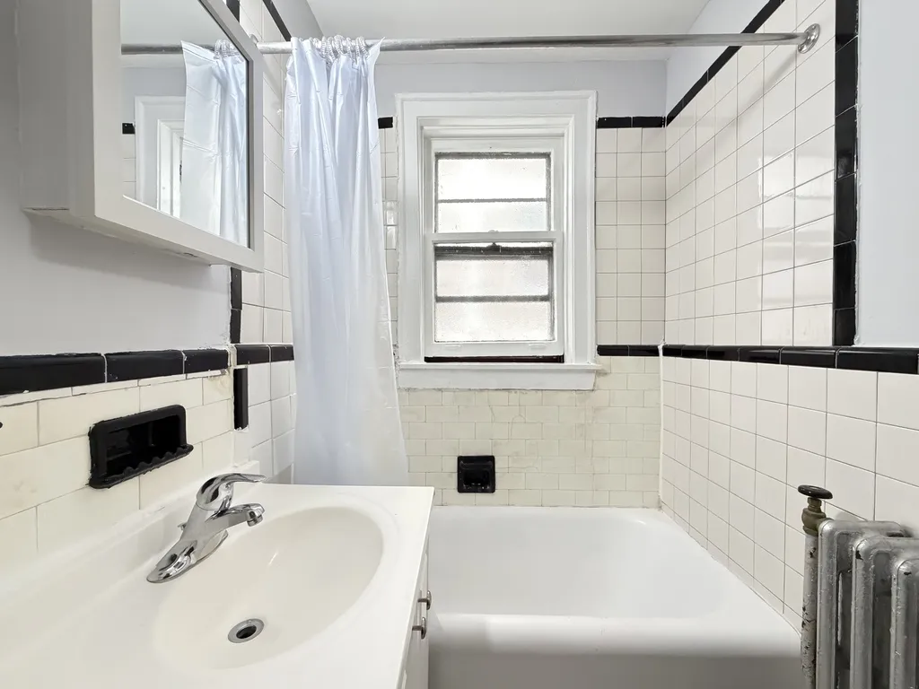917 W Eastwood Ave, , 60640, USA 60640-unit#418-Chicago-IL