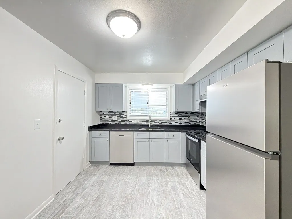 1408 Carol St, Park Ridge,  60068, USA 60068-unit#3C-Chicago-IL