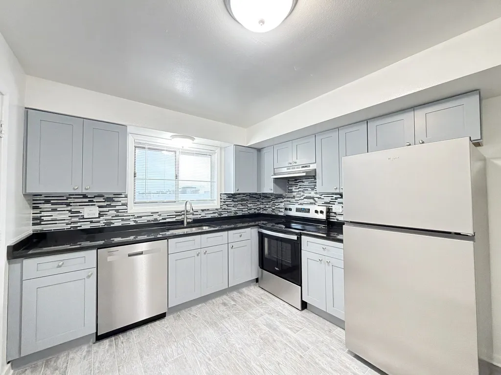 1408 Carol St, Park Ridge,  60068, USA 60068-unit#3C-Chicago-IL