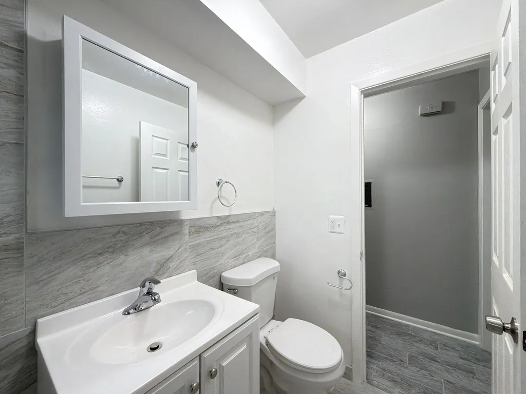 1408 Carol St, Park Ridge,  60068, USA 60068-unit#3C-Chicago-IL