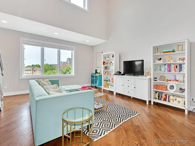 1607 W Irving Park Rd, ,  60613, USA 60613-unit#4B-Chicago-IL