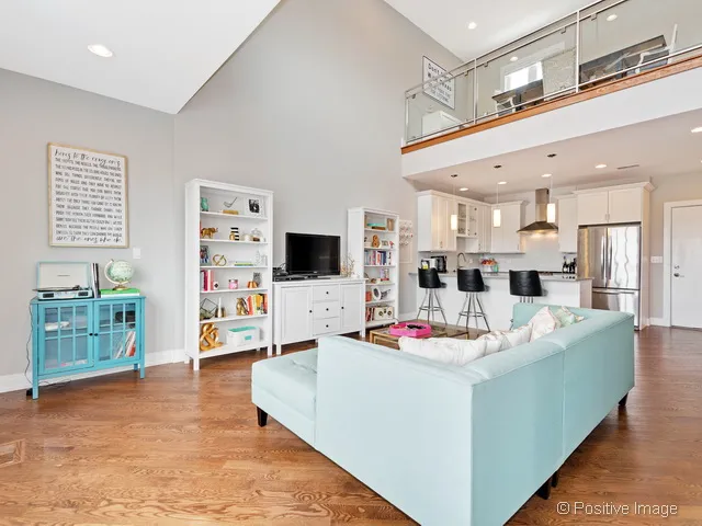 1607 W Irving Park Rd, ,  60613, USA 60613-unit#4B-Chicago-IL