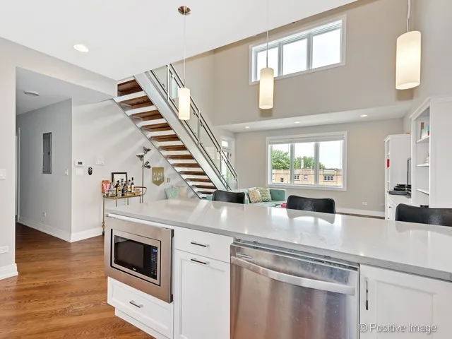1607 W Irving Park Rd, ,  60613, USA 60613-unit#4B-Chicago-IL