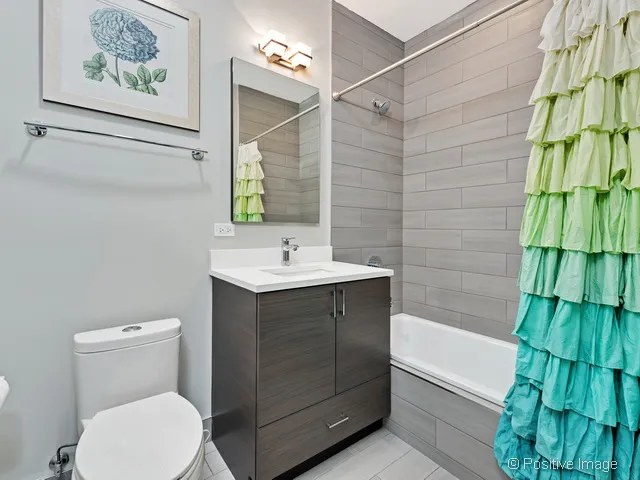 1607 W Irving Park Rd, ,  60613, USA 60613-unit#4B-Chicago-IL