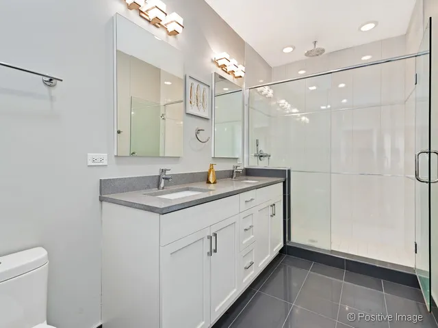 1607 W Irving Park Rd, ,  60613, USA 60613-unit#4B-Chicago-IL