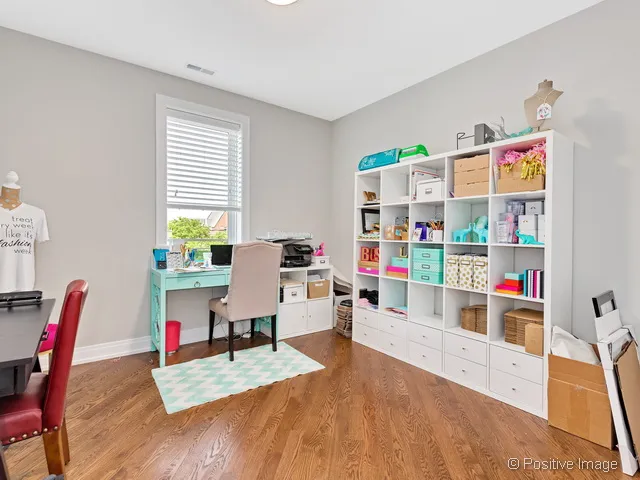 1607 W Irving Park Rd, ,  60613, USA 60613-unit#4B-Chicago-IL