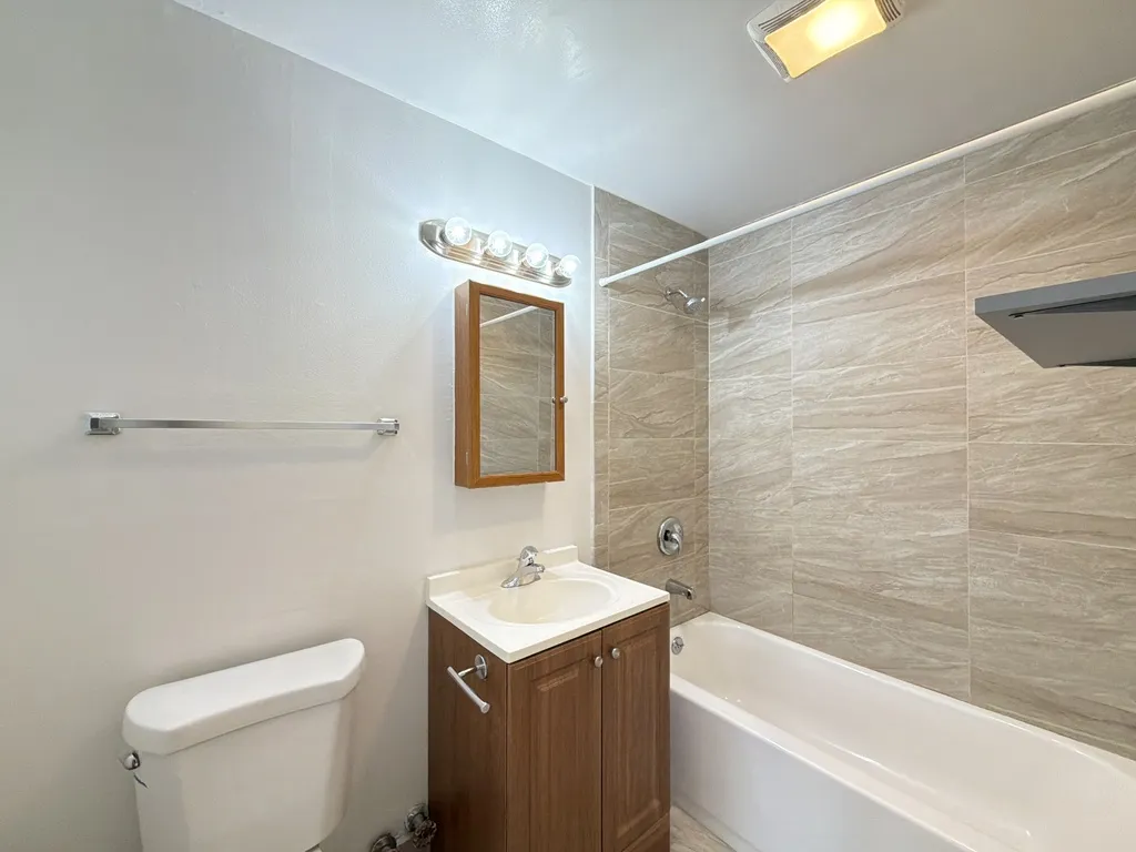 8500 Waukegan Rd, Morton Grove, 60053, USA 60053-unit#7-Chicago-IL