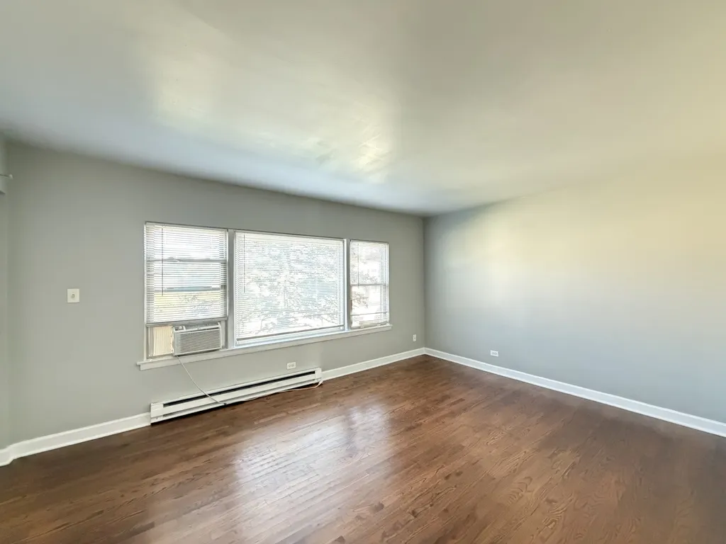 7628 N Milwaukee Ave, Niles,  60714, USA 60714-unit#2A-Chicago-IL