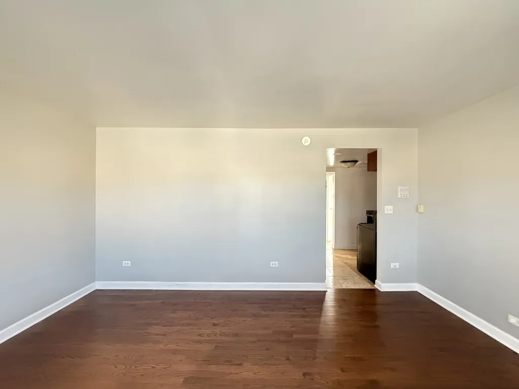 7628 N Milwaukee Ave, Niles,  60714, USA 60714-unit#2A-Chicago-IL