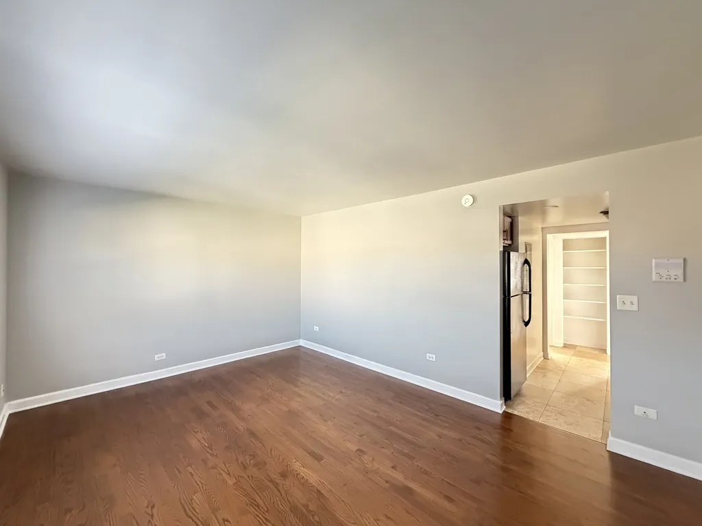 7628 N Milwaukee Ave, Niles,  60714, USA 60714-unit#2A-Chicago-IL