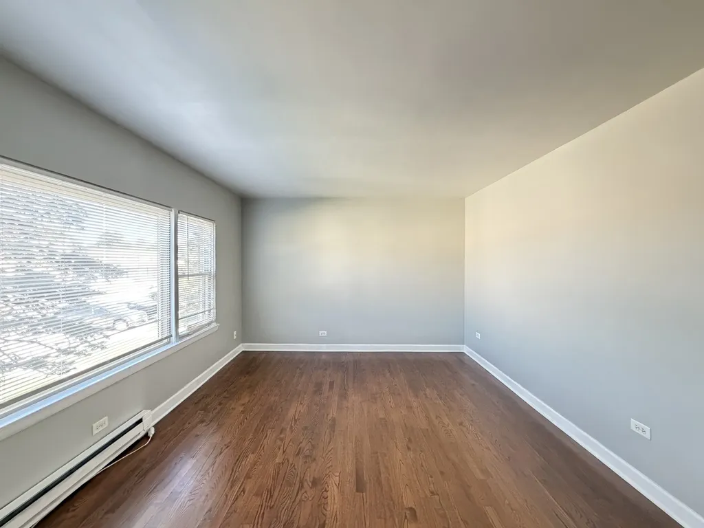 7628 N Milwaukee Ave, Niles,  60714, USA 60714-unit#2A-Chicago-IL