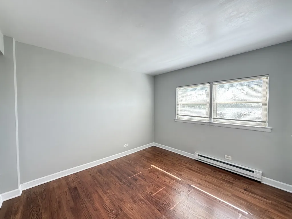7628 N Milwaukee Ave, Niles,  60714, USA 60714-unit#2A-Chicago-IL