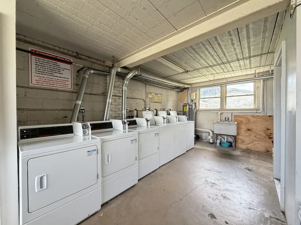 7628 N Milwaukee Ave, Niles,  60714, USA 60714-unit#2A-Chicago-IL
