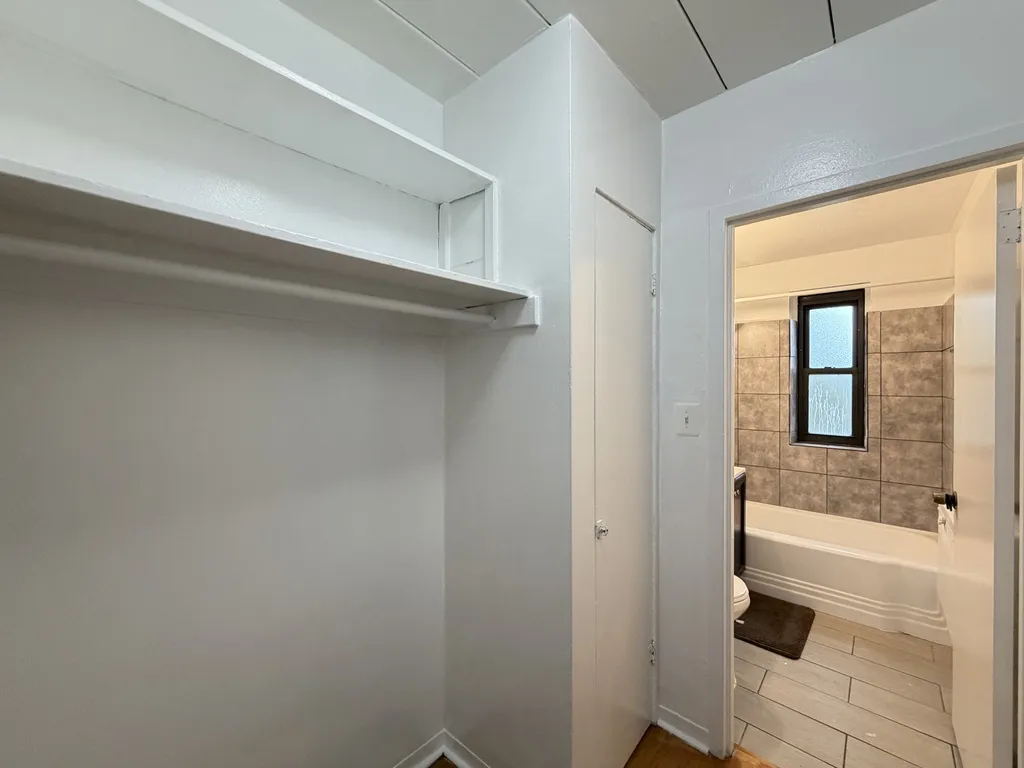 1360 West Touhy Avenue, ,  60626, USA 60626-unit#406-Chicago-IL