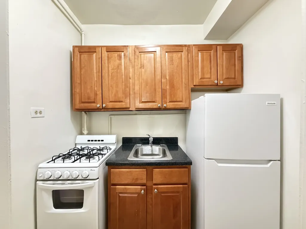 917 W Eastwood Ave, , 60640, USA 60640-unit#107-Chicago-IL
