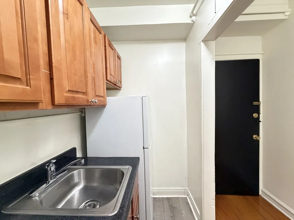 917 W Eastwood Ave, , 60640, USA 60640-unit#107-Chicago-IL