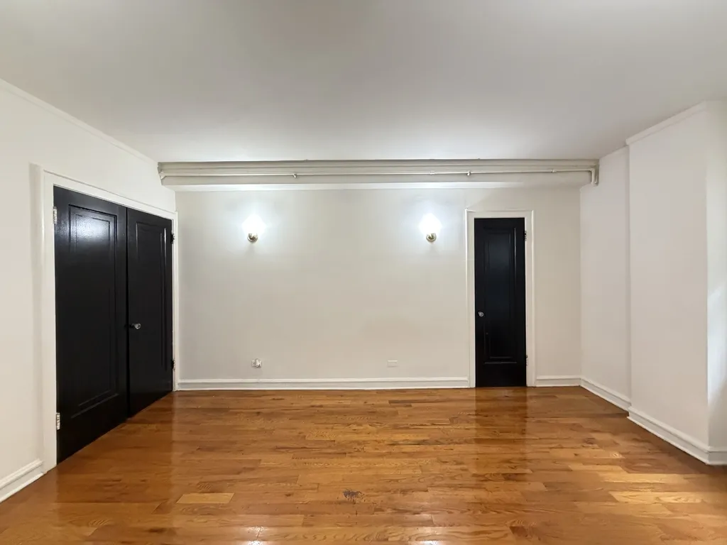 917 W Eastwood Ave, , 60640, USA 60640-unit#107-Chicago-IL
