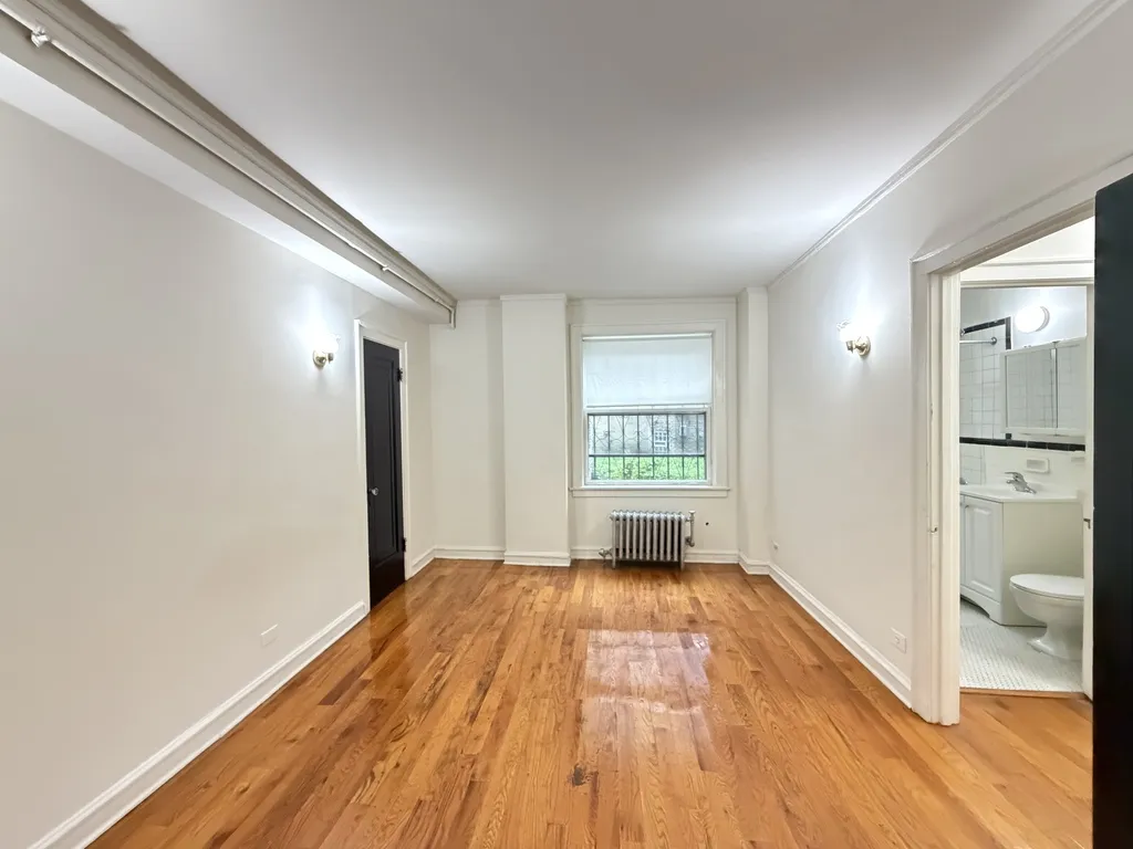 917 W Eastwood Ave, , 60640, USA 60640-unit#107-Chicago-IL