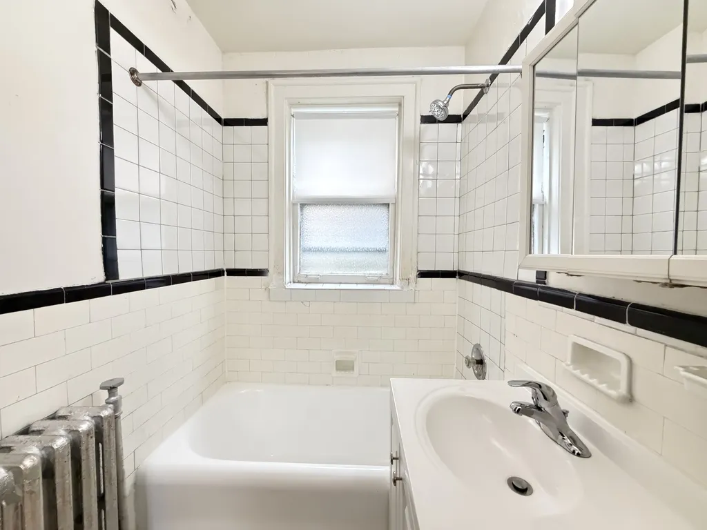 917 W Eastwood Ave, , 60640, USA 60640-unit#107-Chicago-IL